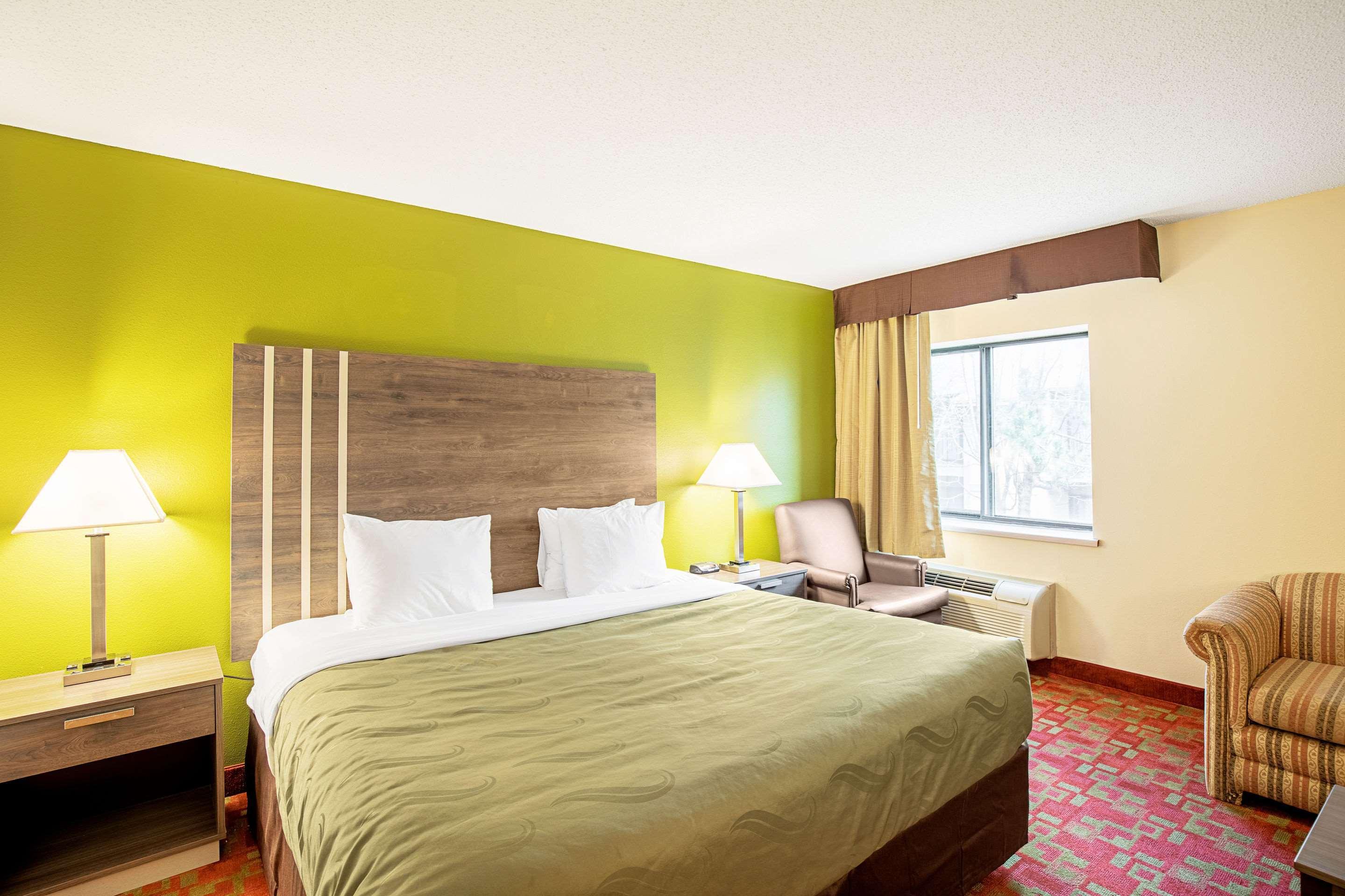 Quality Inn & Suites Милуоки Экстерьер фото