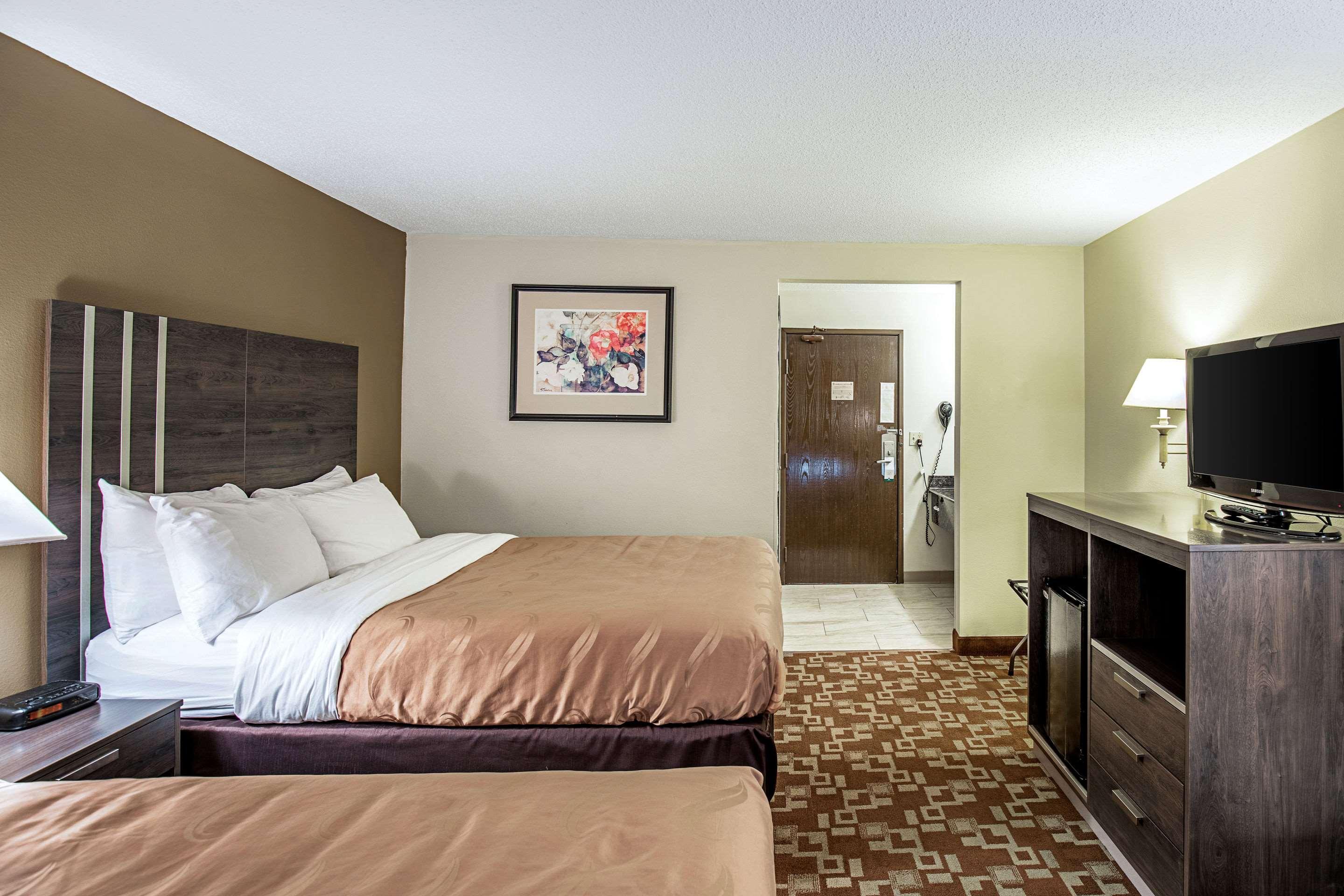 Quality Inn & Suites Милуоки Экстерьер фото