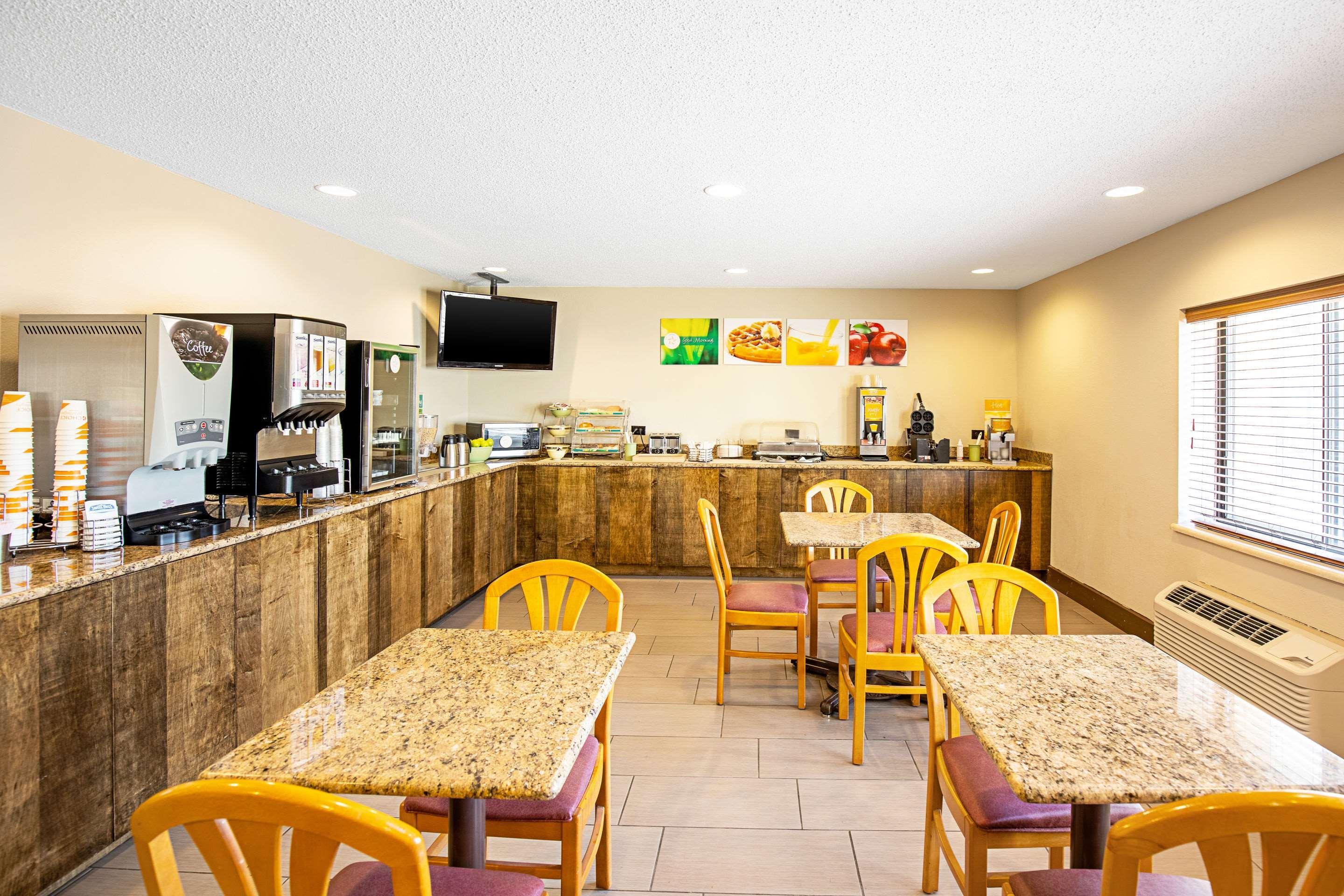 Quality Inn & Suites Милуоки Экстерьер фото