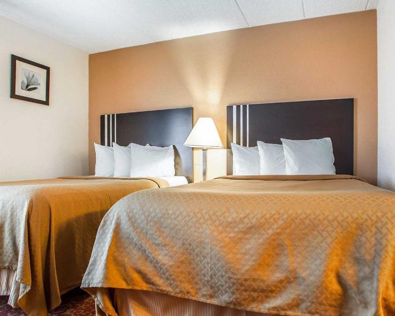 Quality Inn & Suites Милуоки Экстерьер фото