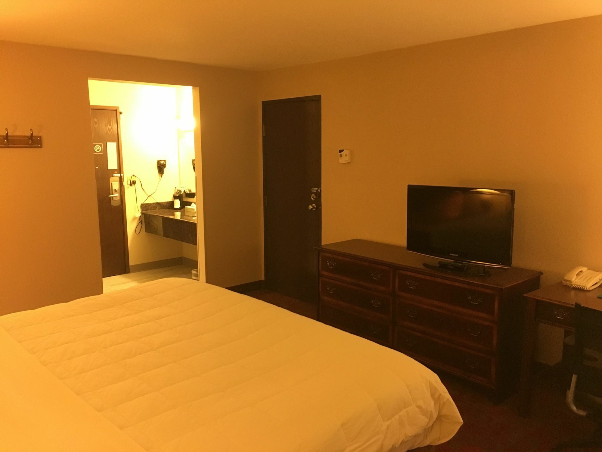 Quality Inn & Suites Милуоки Экстерьер фото