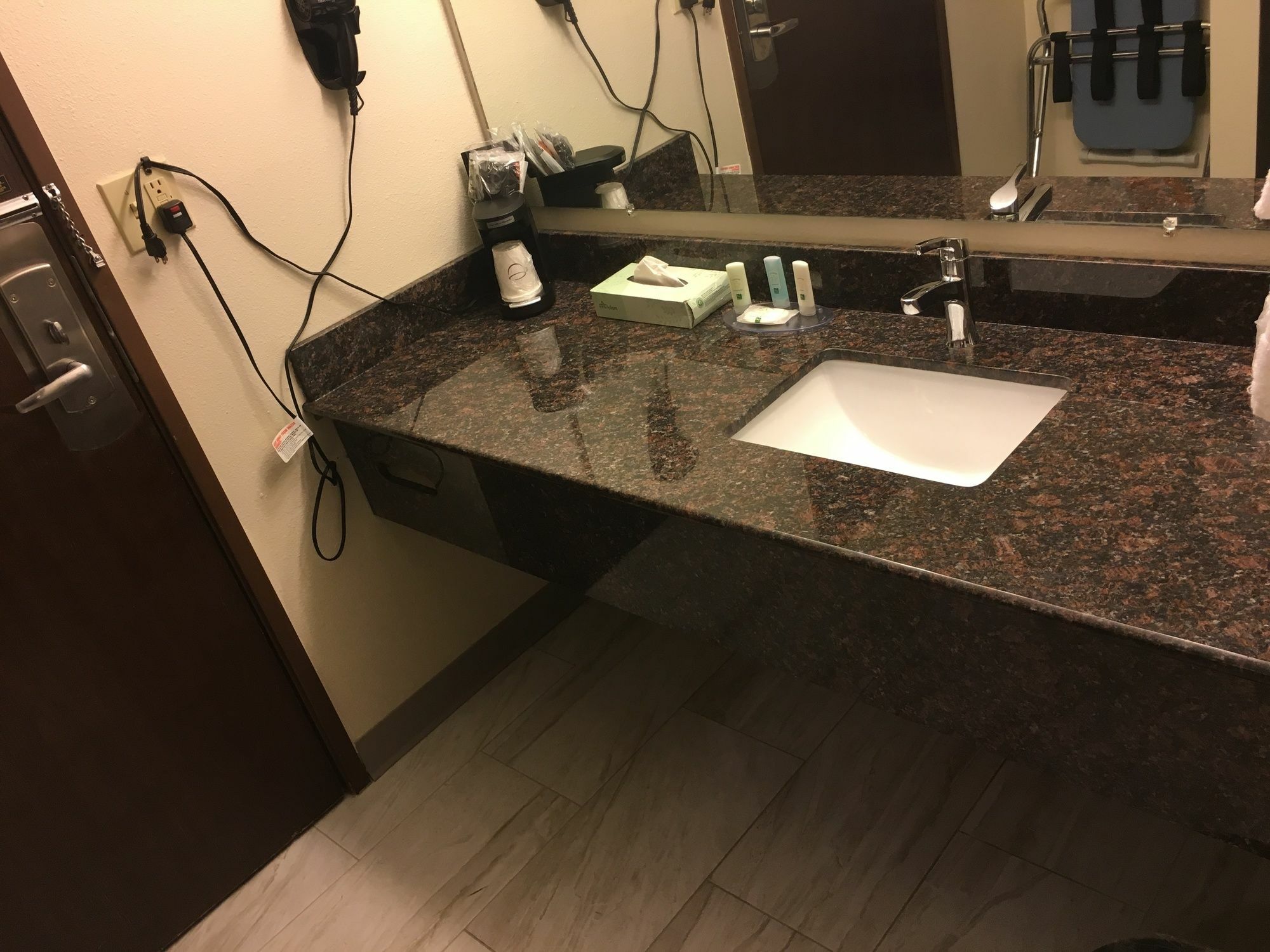Quality Inn & Suites Милуоки Экстерьер фото